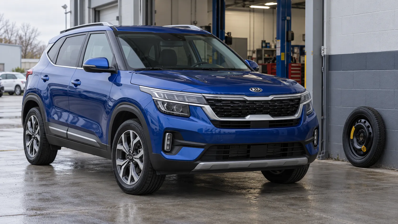 Временное запасное колесо рядом с Kia Seltos
